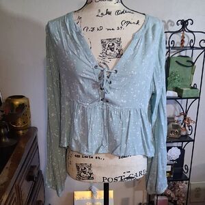 NWT KOHLS SO Floral Lace-Up Peplum Blouse - Light Blue Size Small